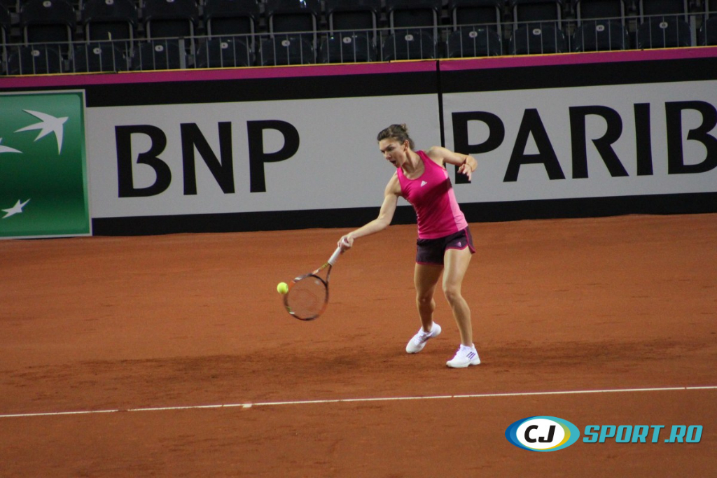 Fed Cup. Simona Halep a intrat în sală. Imagini de la primul antrenament al liderului României