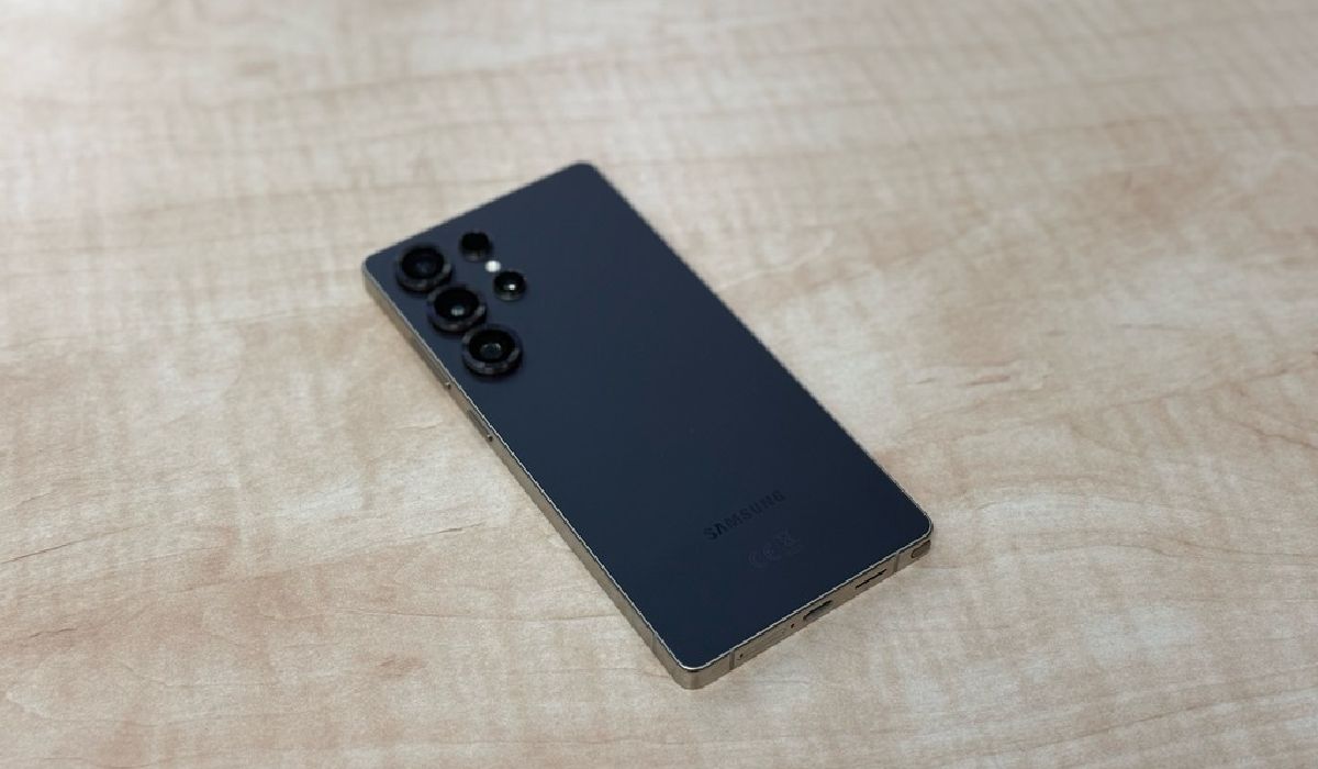 Review Samsung Galaxy S25 Ultra: Are vreun sens sau nu să-l cumperi dacă ai deja S24 Ultra?
