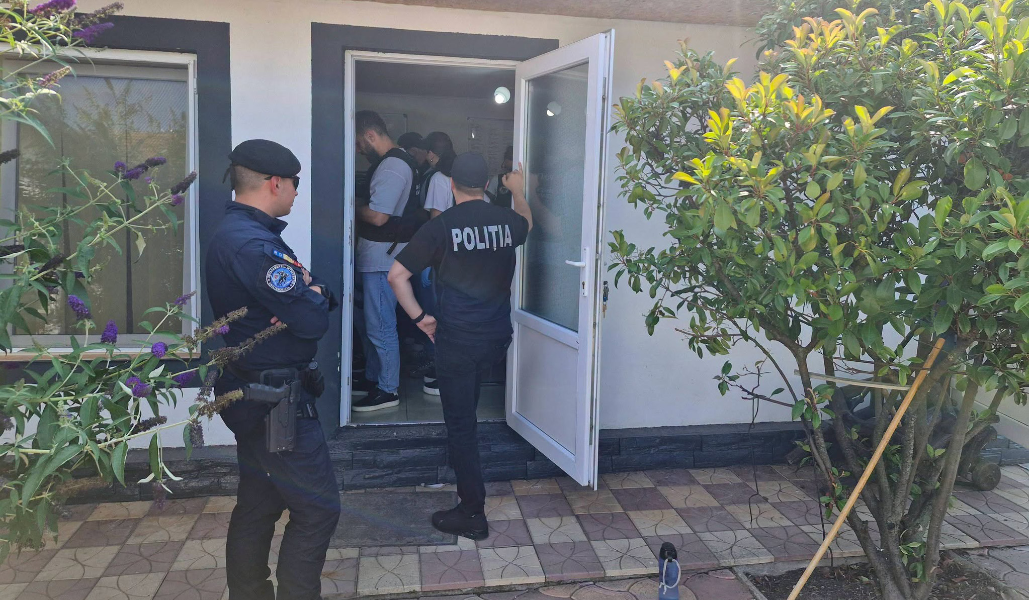 401 morți îngropați pe câmp, în Bihor, sute de victime găsite în azilele ilegale conduse de Viorel Pașca. DIICOT a destructurat o rețea care exploata oameni vulnerabili