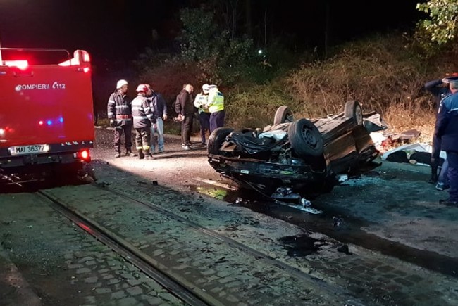 Accident înfiorător în Arad! Doi tineri au murit, după ce au sărit cu mașina de pe un pod. Erau membri ai galeriei celor de la UTA Arad / FOTO