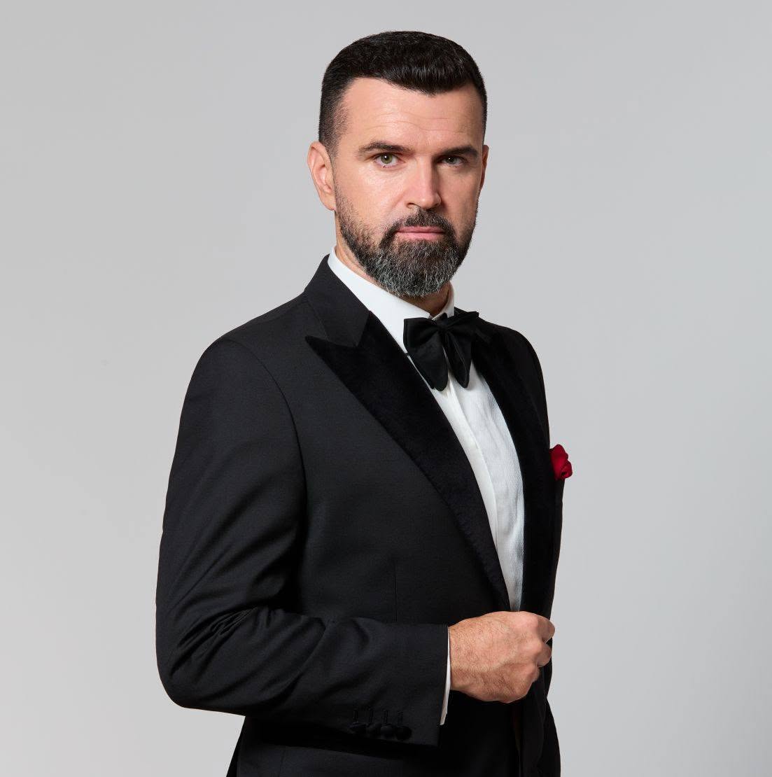 Vlad Miriță prezintă Festivalul Mamaia 2026 alături de Anca Țurcașiu. Tenorul revine după 24 de ani de la debut