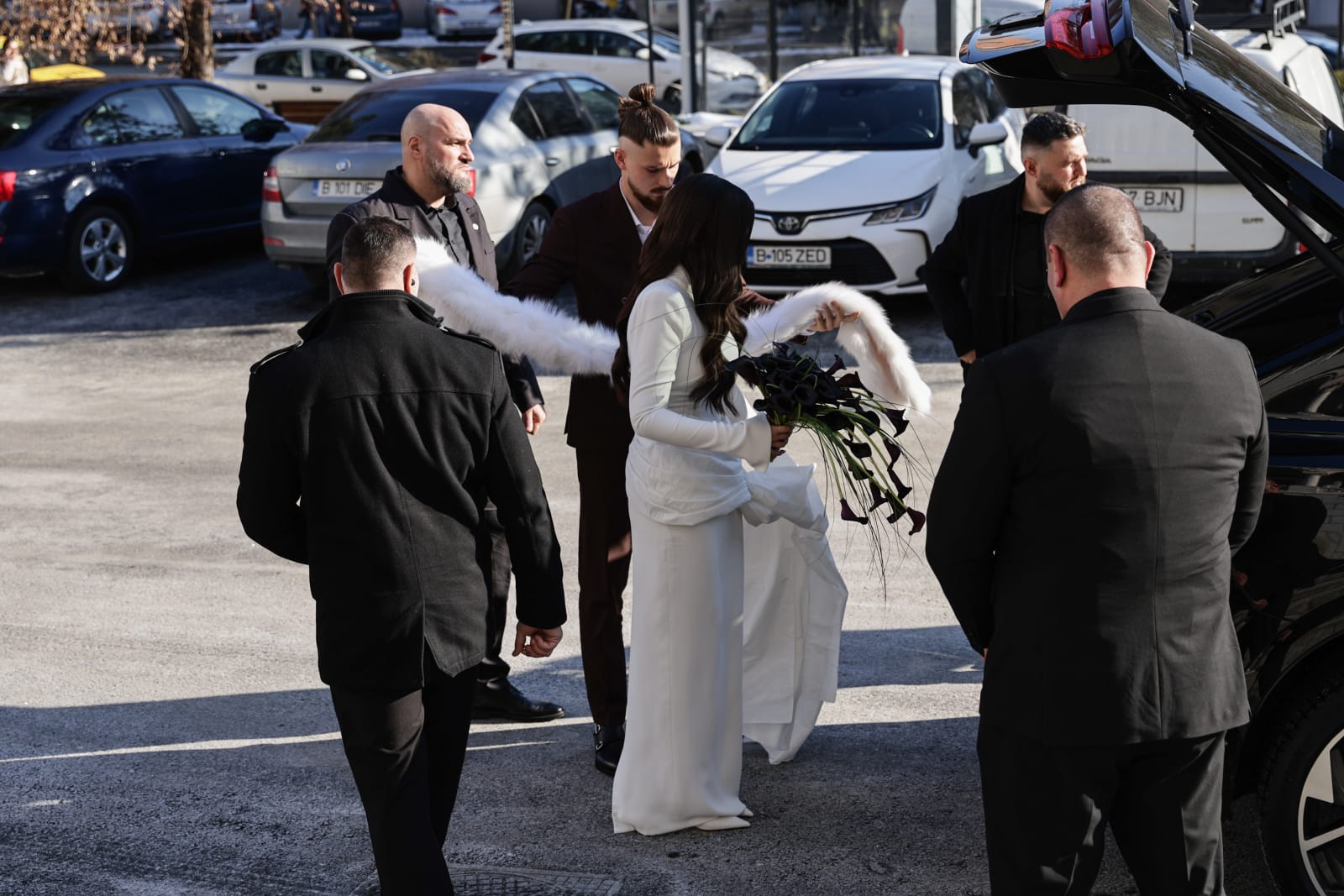 Imagini de la cununia civilă a lui Radu Drăgușin. Fotbalistul s-a căsătorit cu Ioana Stan