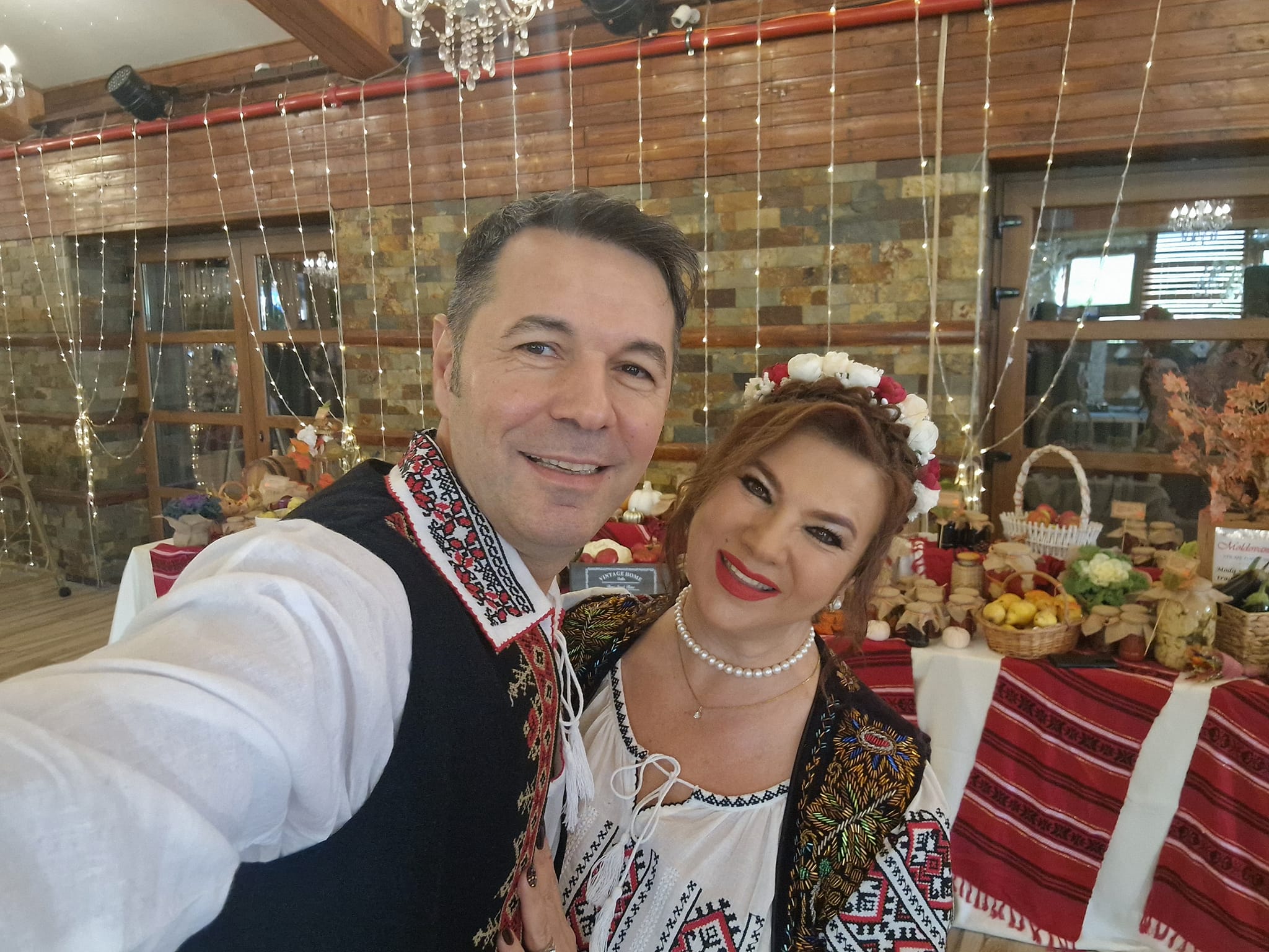 Mihaela Borcea și Sorin Rap s-au căsătorit. Primele imagini de la nunta lor, unde Mihai Albu și Romanița Iovan au fost printre invitați