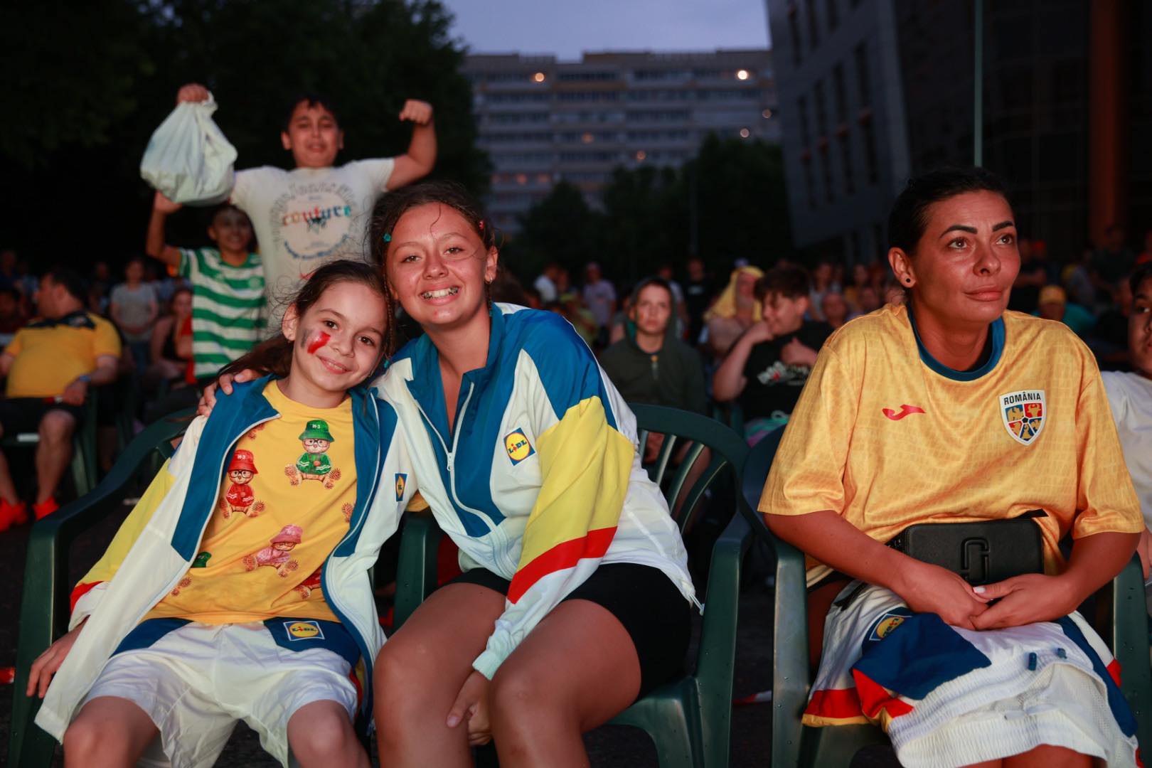Fanii au urmărit România – Olanda pe ecrane gigant, la București, pe ploaie. Unde s-a văzut în Capitală meciul din „optimile” Euro 2024