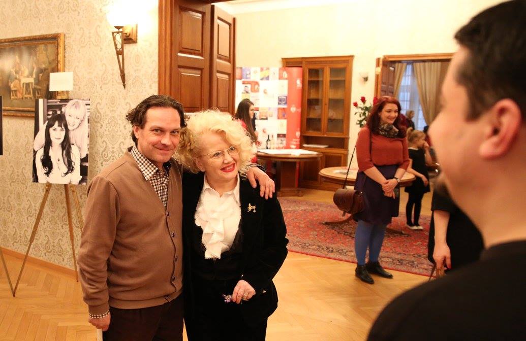Copilăria fără jucării care l-a format pe George Ivașcu. Actorul face dezvăluiri neașteptate la „Dincolo de copertă”: „Îmi inventam jocuri”