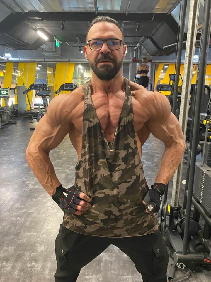 Cornel Păsat îl ironizează pe Vladimir Drăghia, după ce s-au luptat în cușca MMA: „Nici măcar nu știa cum a obţinut această victorie”