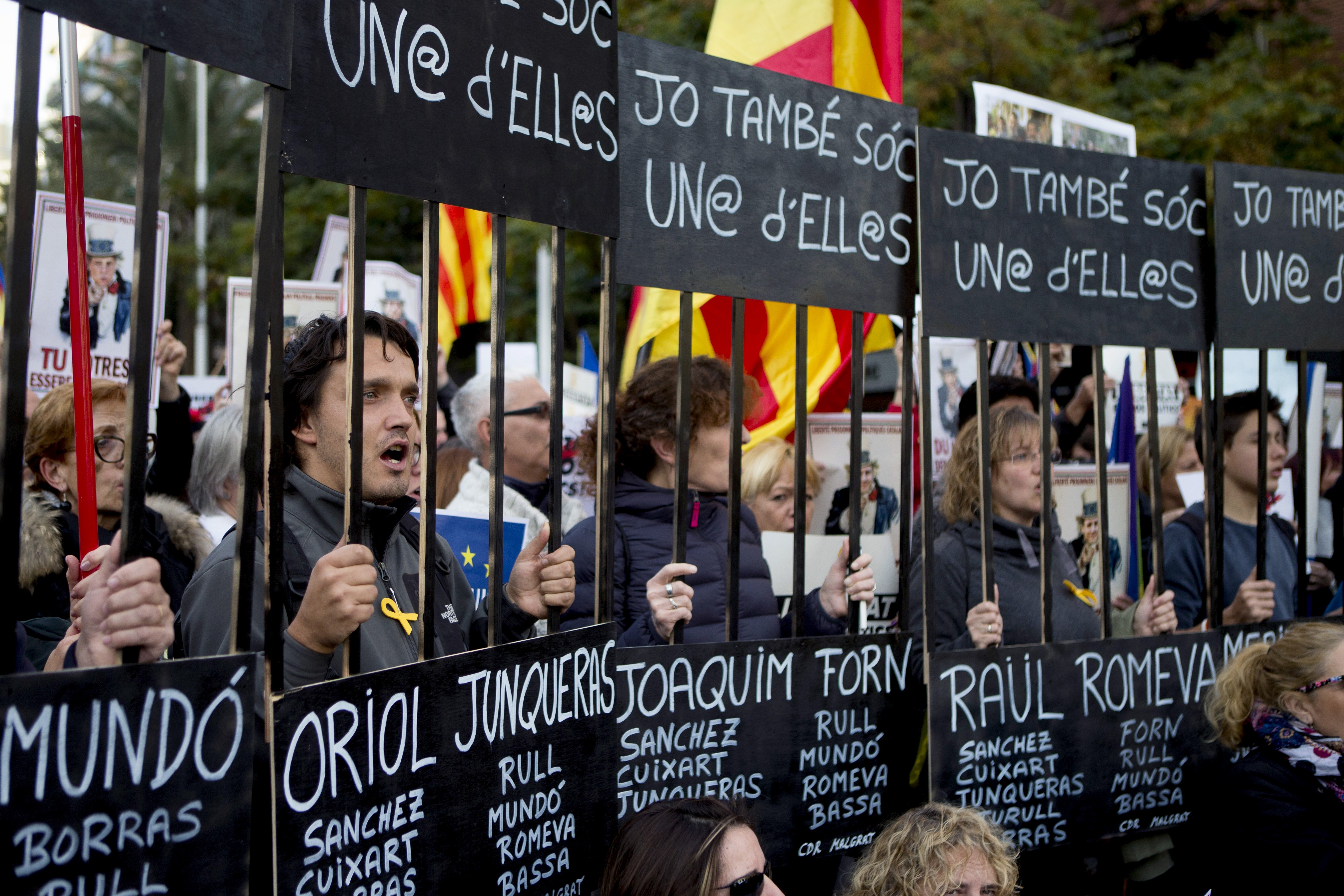 FOTO/ 750.000 de oameni au participat la un miting în Barcelona pentru eliberarea liderilor separatiști încarcerați