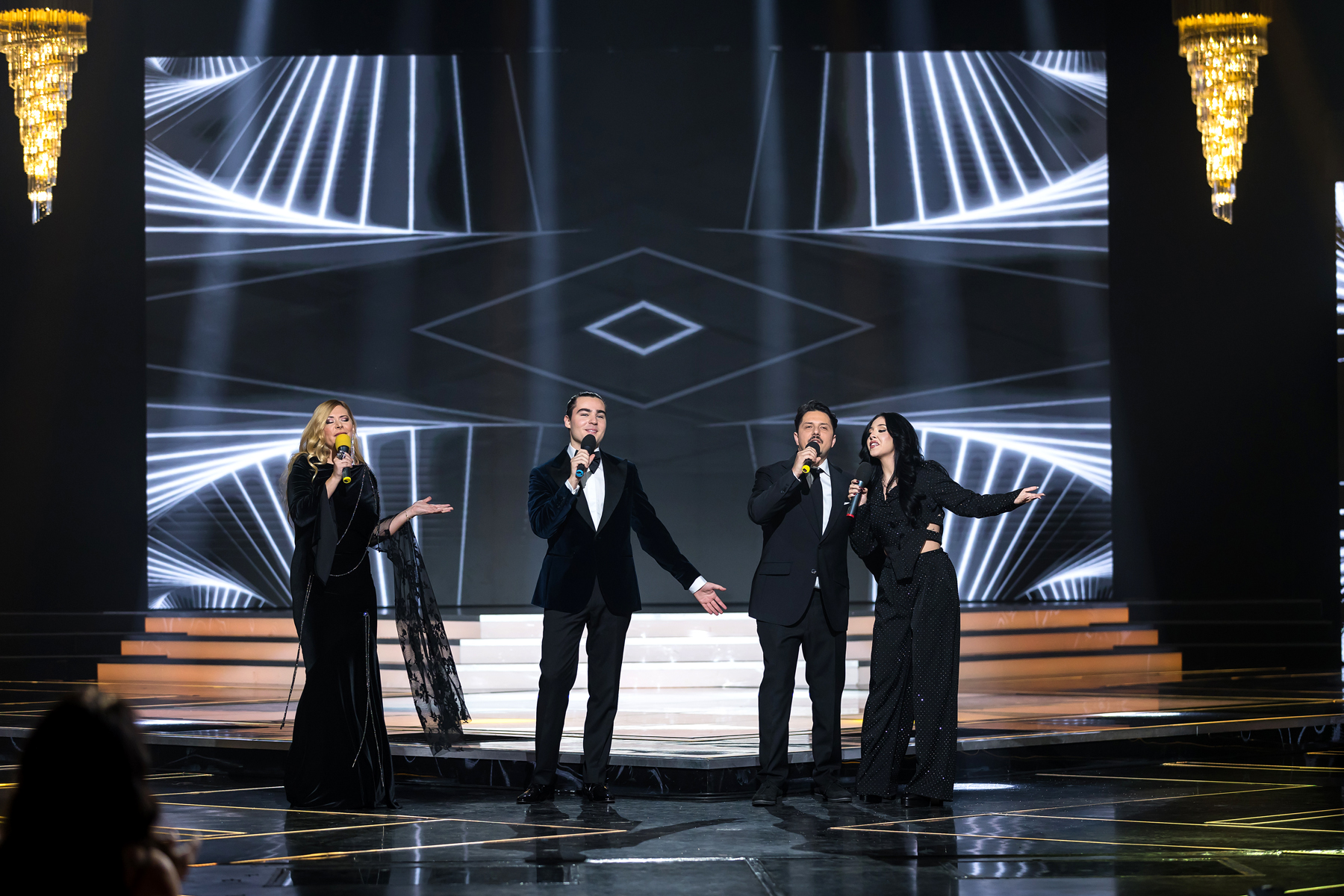 Program de Revelion 2026 la TVR. Ce artiști vor urca pe scenă în noaptea dintre ani!