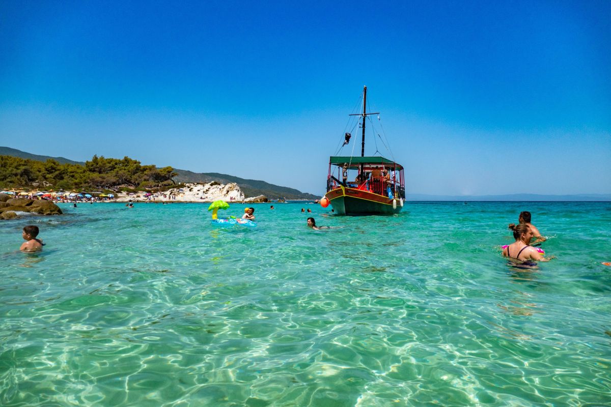 Destinațiile din Grecia unde poți plăti o vacanță de ultim moment, de 8 zile, cu mai puțin de 2.200 de lei: „O locație perfectă”
