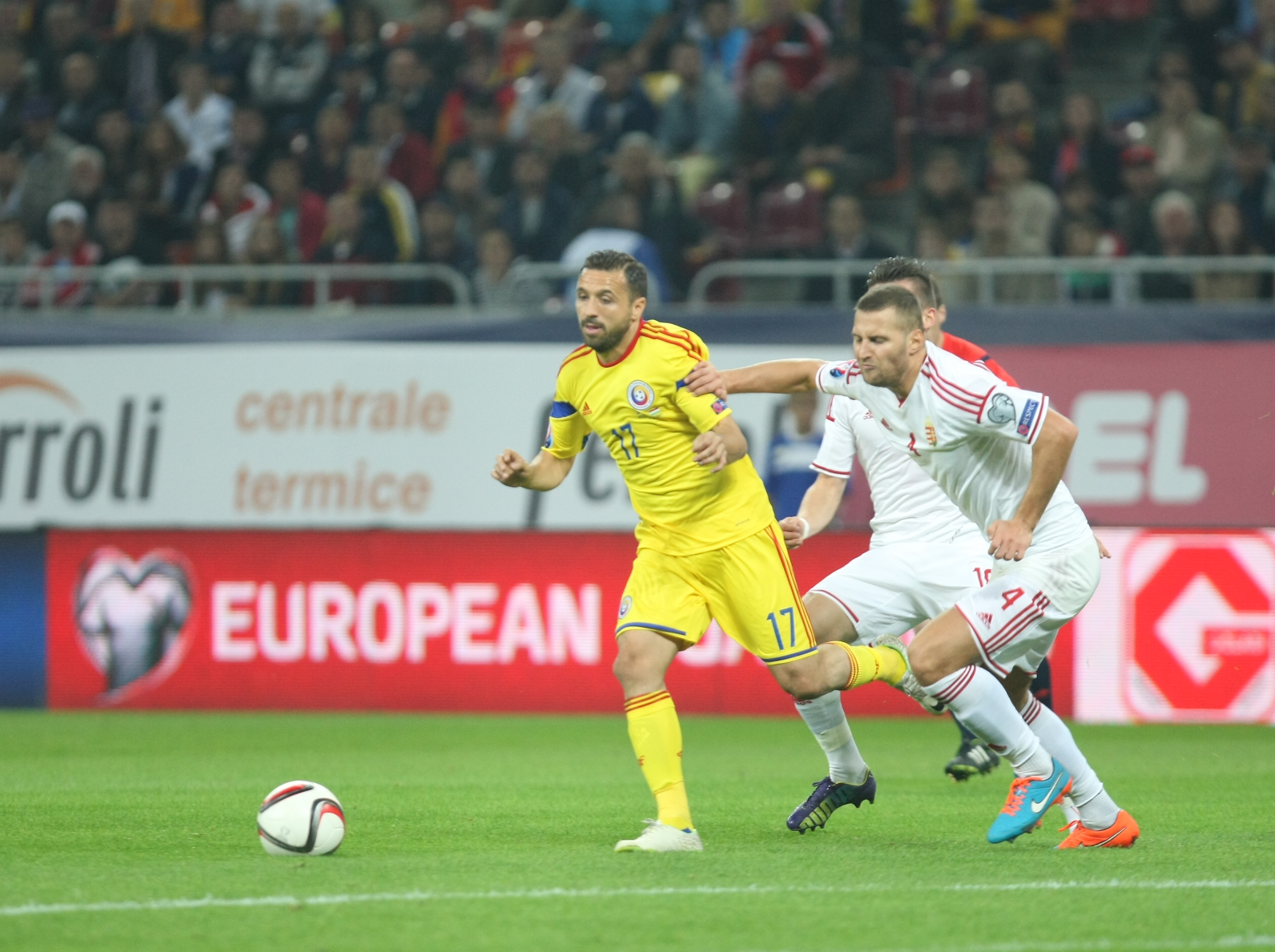LIVE BLOG / FOTO&VIDEO. MECIUL ANULUI, ROMÂNIA - UNGARIA 1-1