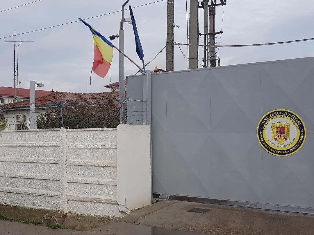 REPORTAJ / Angajații Penitenciarului Vaslui: ”Suntem într-o situație disperată” | FOTO