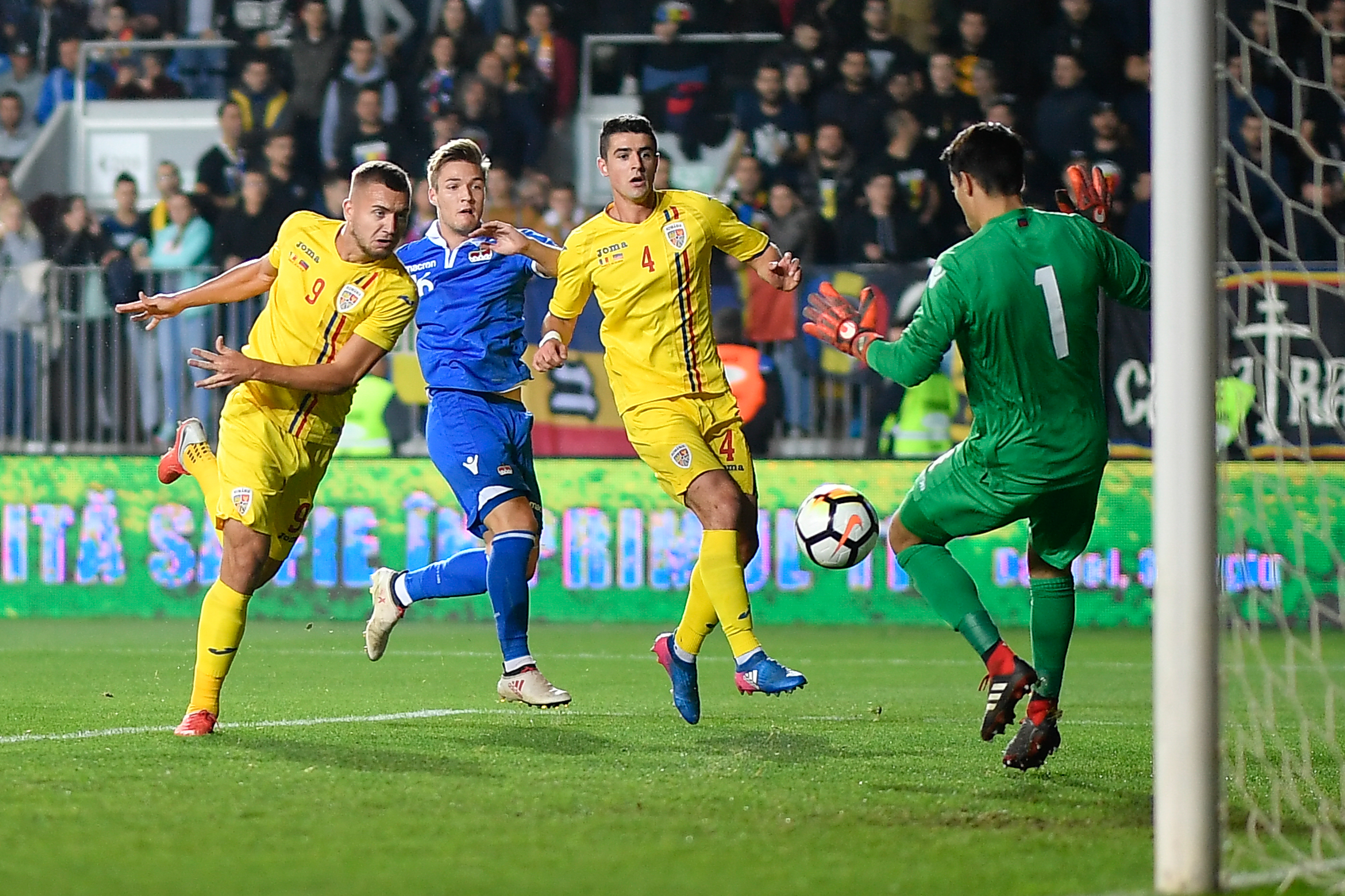 Povestea lui Alexandru Pașcanu, surpriza lui Cosmin Contra pentru dubla cu Lituania și Muntenegru. Englezul din Vaslui | GALERIE FOTO