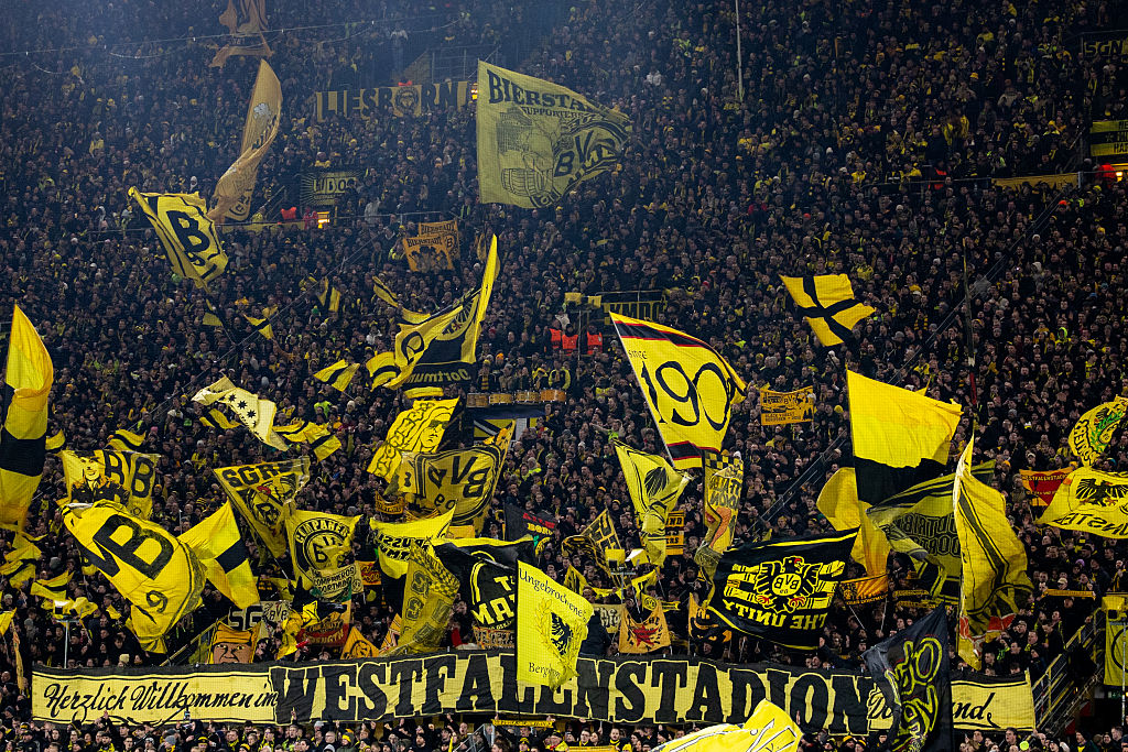 Éjjel törtek rá a rendőrök az alvó szurkolókra, drasztikust lépést tett a klub a BL-meccs előtt