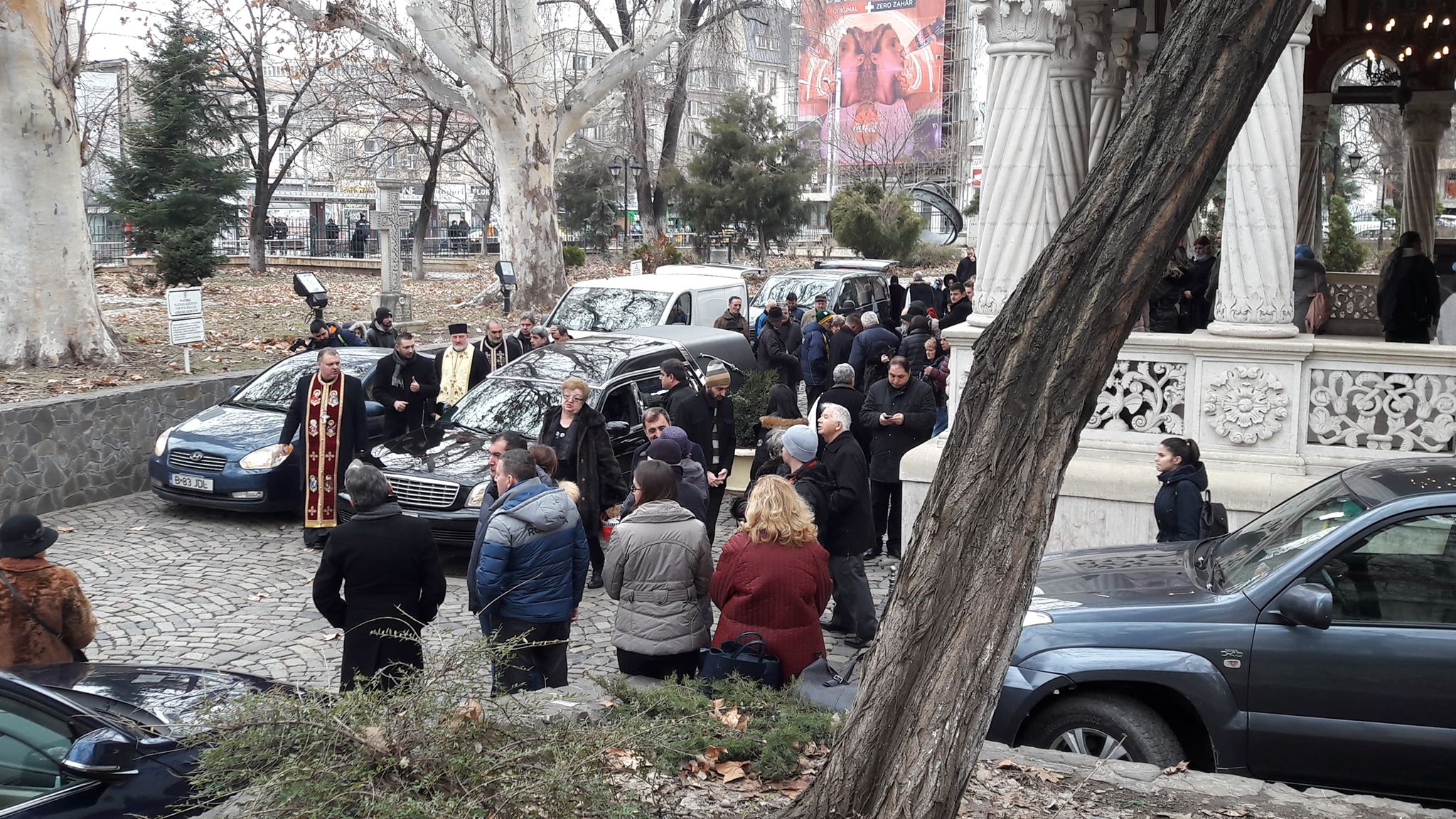 FOTO/ Actorul Dorel Vișan, la înmormântarea ziaristului George Stanca. “Era nemulțumit de el și de alții“