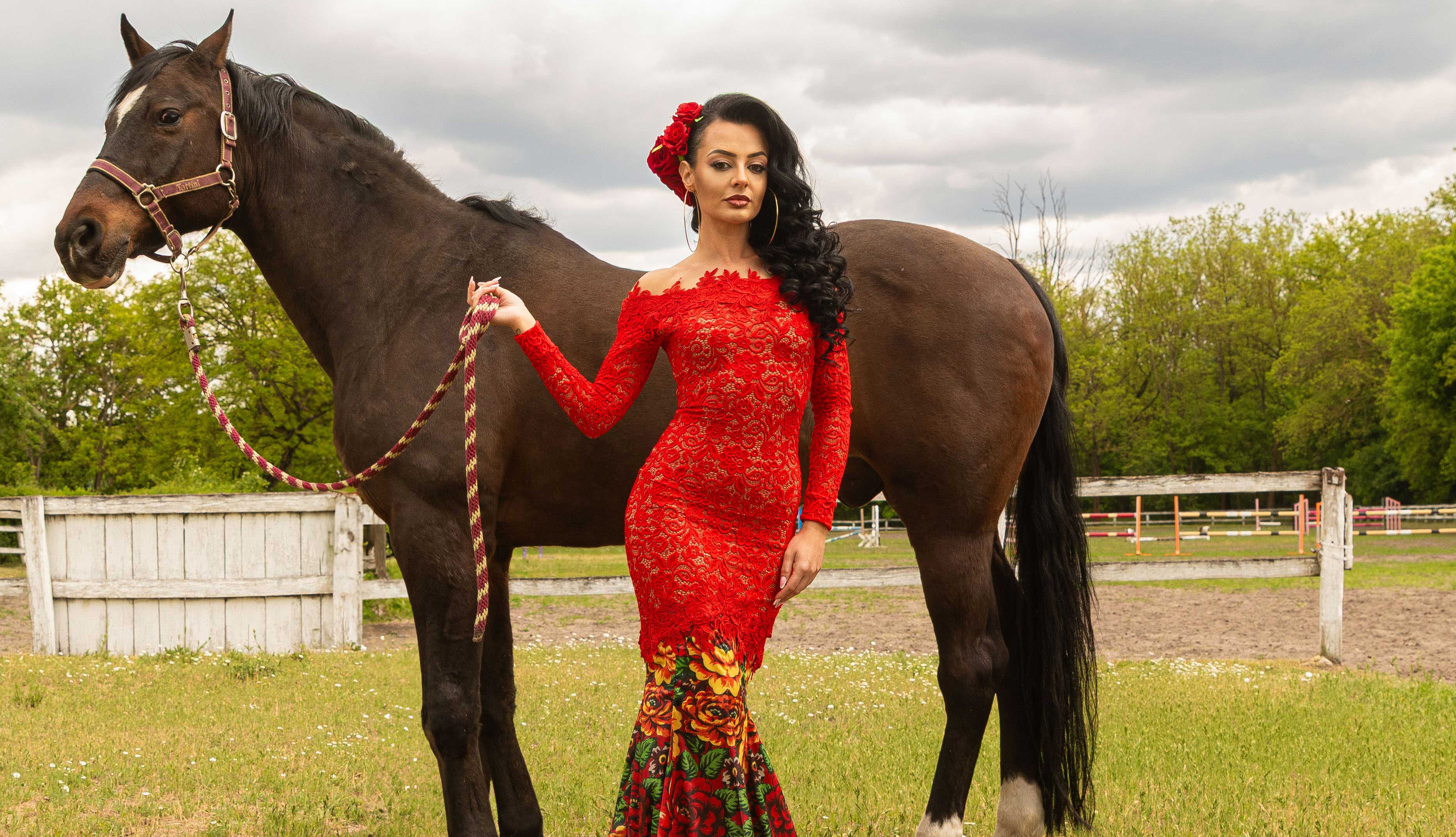 A Sugarbird ruháiban pózoló vendégek azt üzenték: a roma kultúra érték, amit viselni is lehet