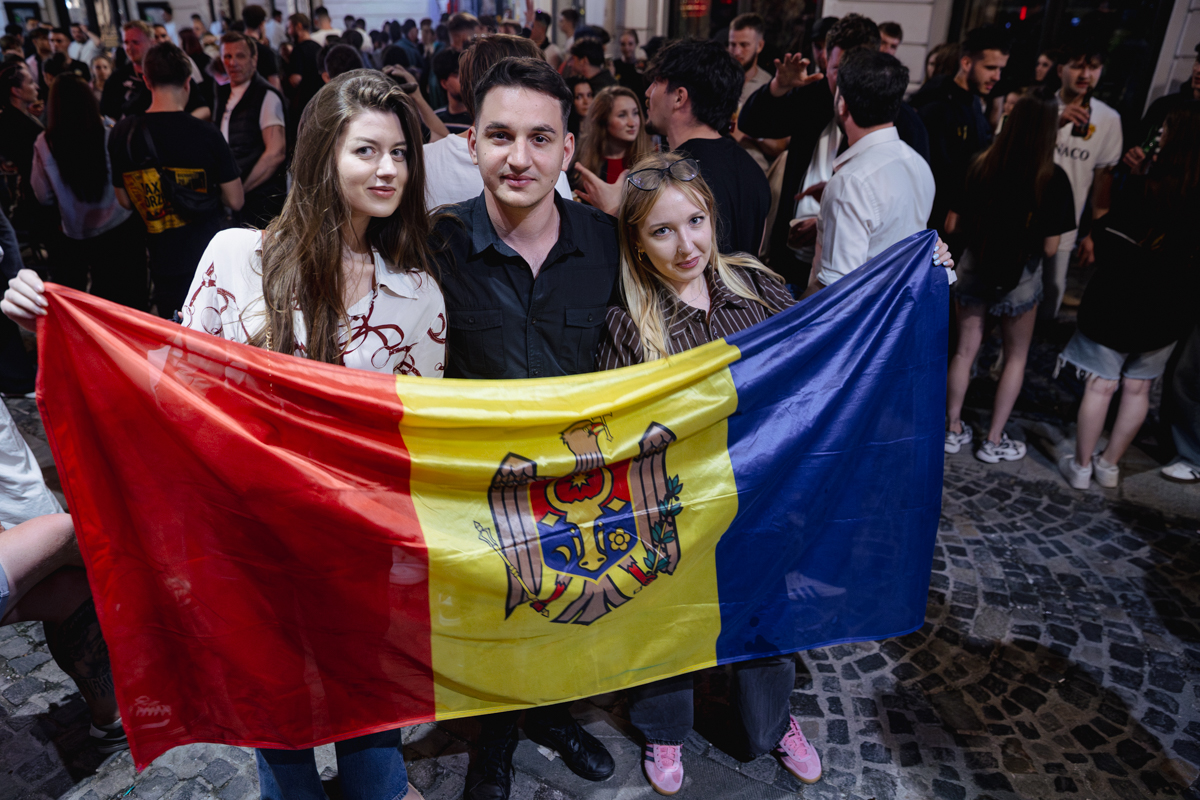 Atmosferă incendiară în Centrul Vechi după concertul lui Max Korzh. Tineri din țări aflate în conflict au petrecut împreună FOTOGALERIE