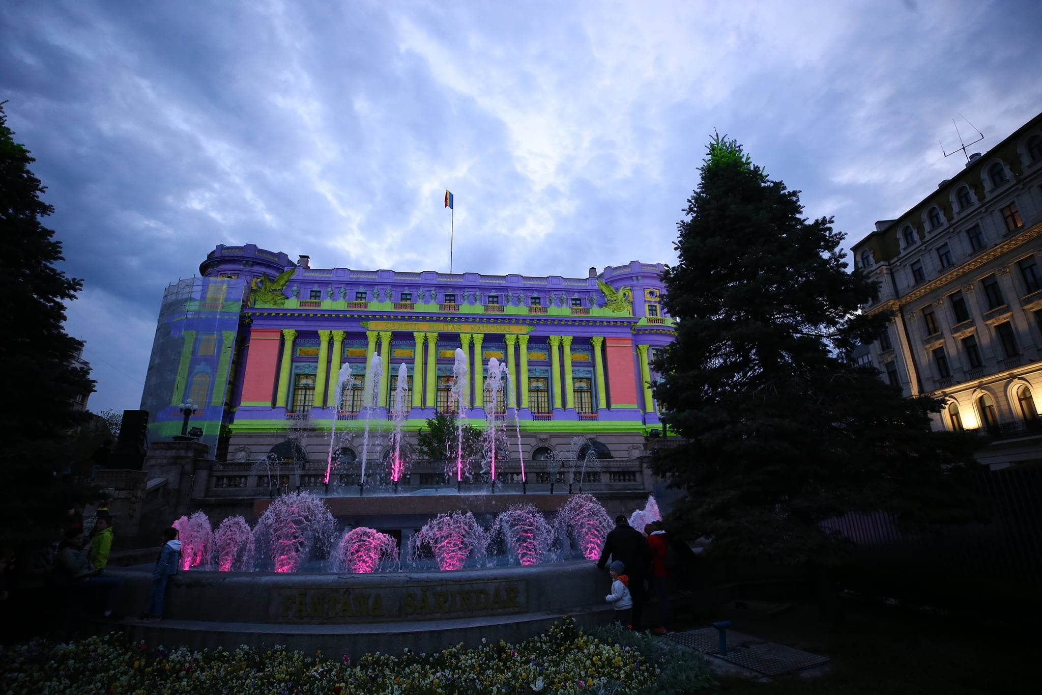 Spotlight 2023. Imagini spectaculoase surprinse pe Calea Victoriei de la festivalul luminilor