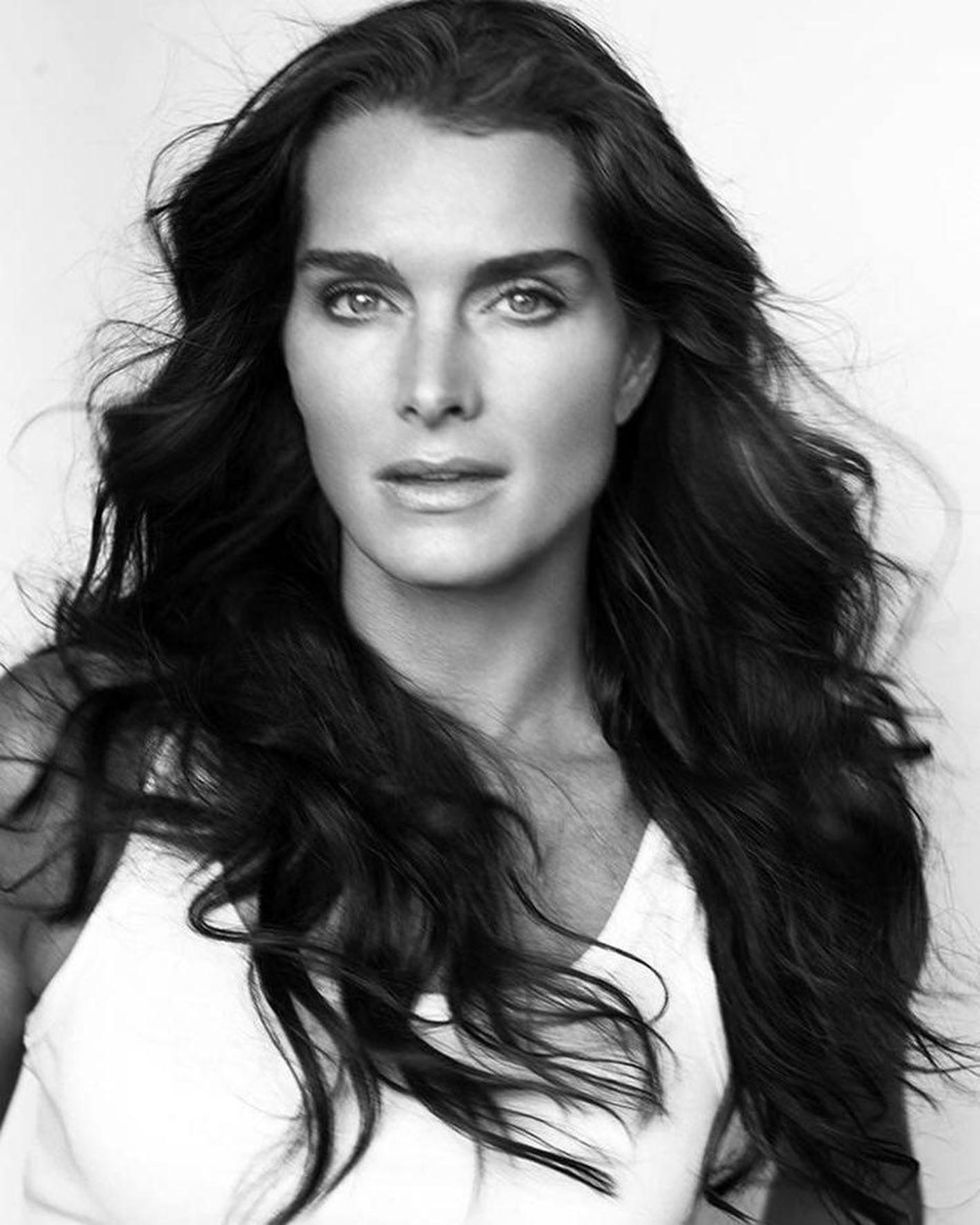 Actrița Brooke Shields a dezvăluit cine este vedeta cu care și-a pierdut virginitatea: „După ce s-a terminat, am fugit goală pe coridor, iar el a alergat după mine”