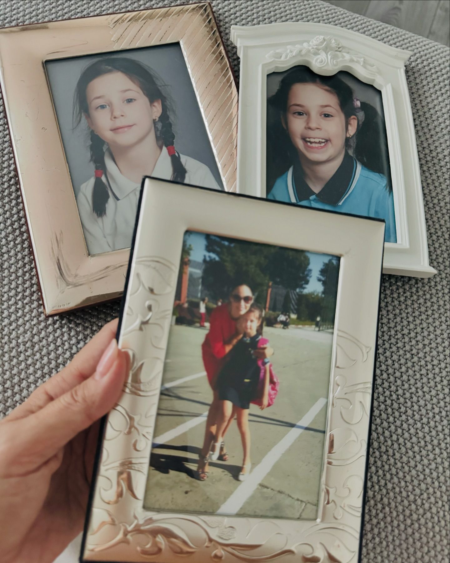 Cum a apărut Violeta Bănică în prima zi de școală din clasa a XII-a. Andreea Marin i-a fost alături: „A fost o emoție specială și lacrimi ascunse”