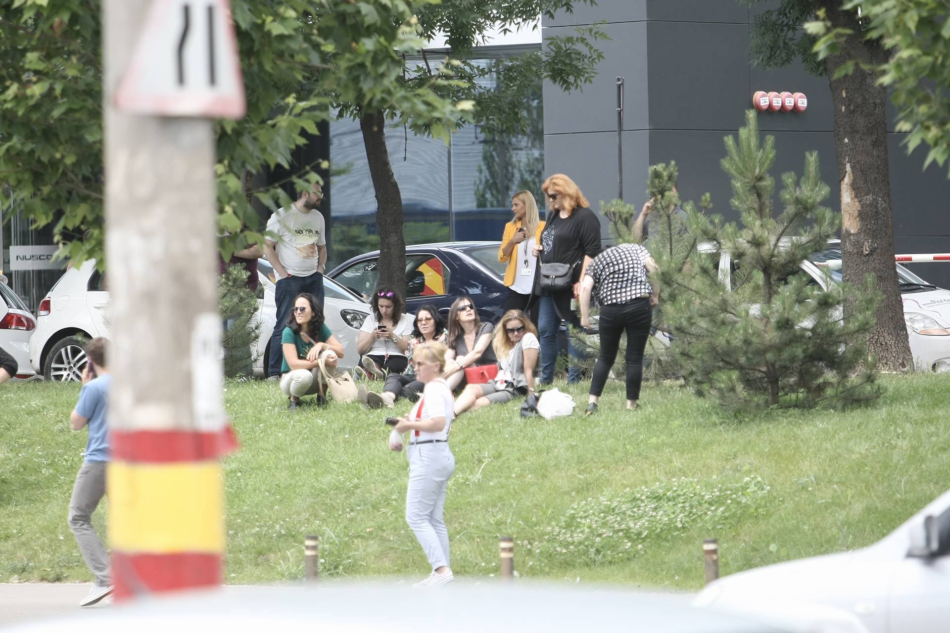 Alertă cu bombă lângă un mall din Capitală. Paznicul a fost cel care ”a făcut o glumă” | UPDATE