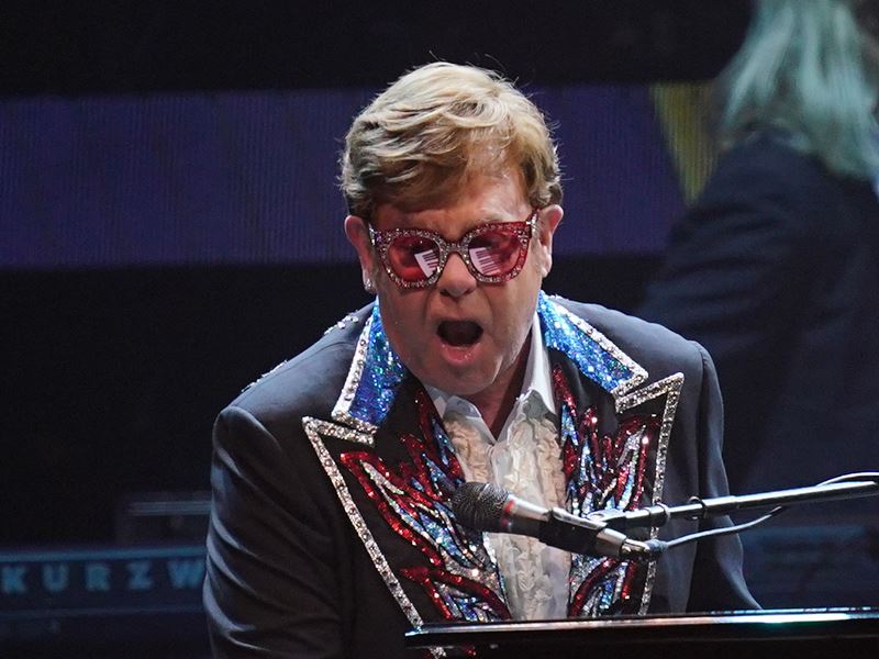 Elton John și-a pierdut vederea: „Au trecut 4 luni de când nu am mai putut vedea”. A avut o infecție la ochiul drept