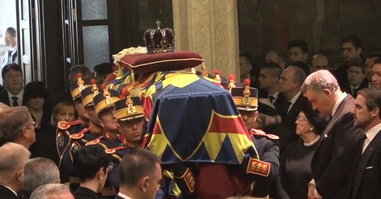 FOTO&VIDEO. România și-a luat rămas bun de la Regele Mihai. Ultimul drum pentru ultimul Rege al românilor