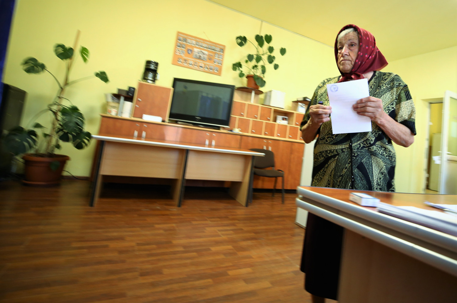 Reportaj | Premieră pentru democraţia din România. În comuna Dumbrăvița a fost referendum pentru demiterea primarului.  Nu a fost însă validat, din lipsă de cvorum