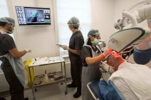 ECHIPA NAŢIONALĂ / Cămătaru, fostă Gheată de Aur, și-a făcut implant de păr