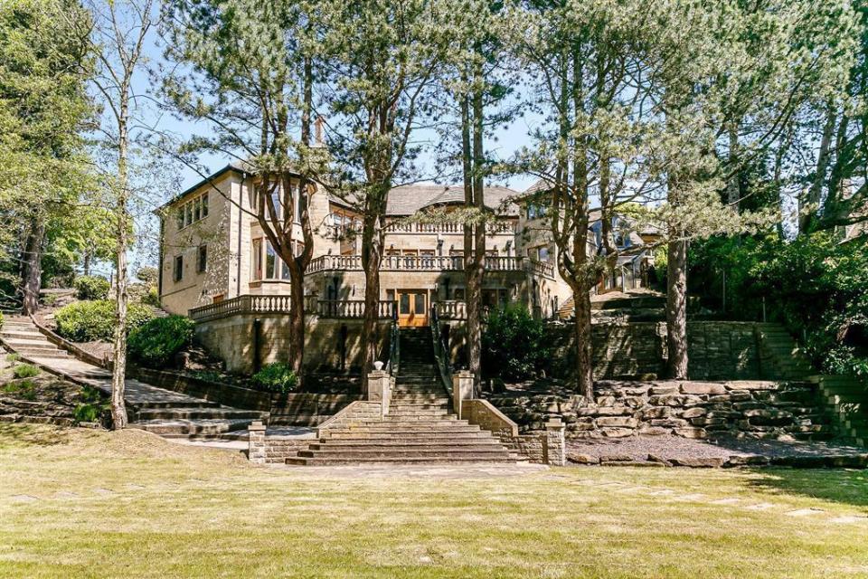 FOTO | Uite ce secret uriaș ascunde această casă. Din față arată ca un bungalou