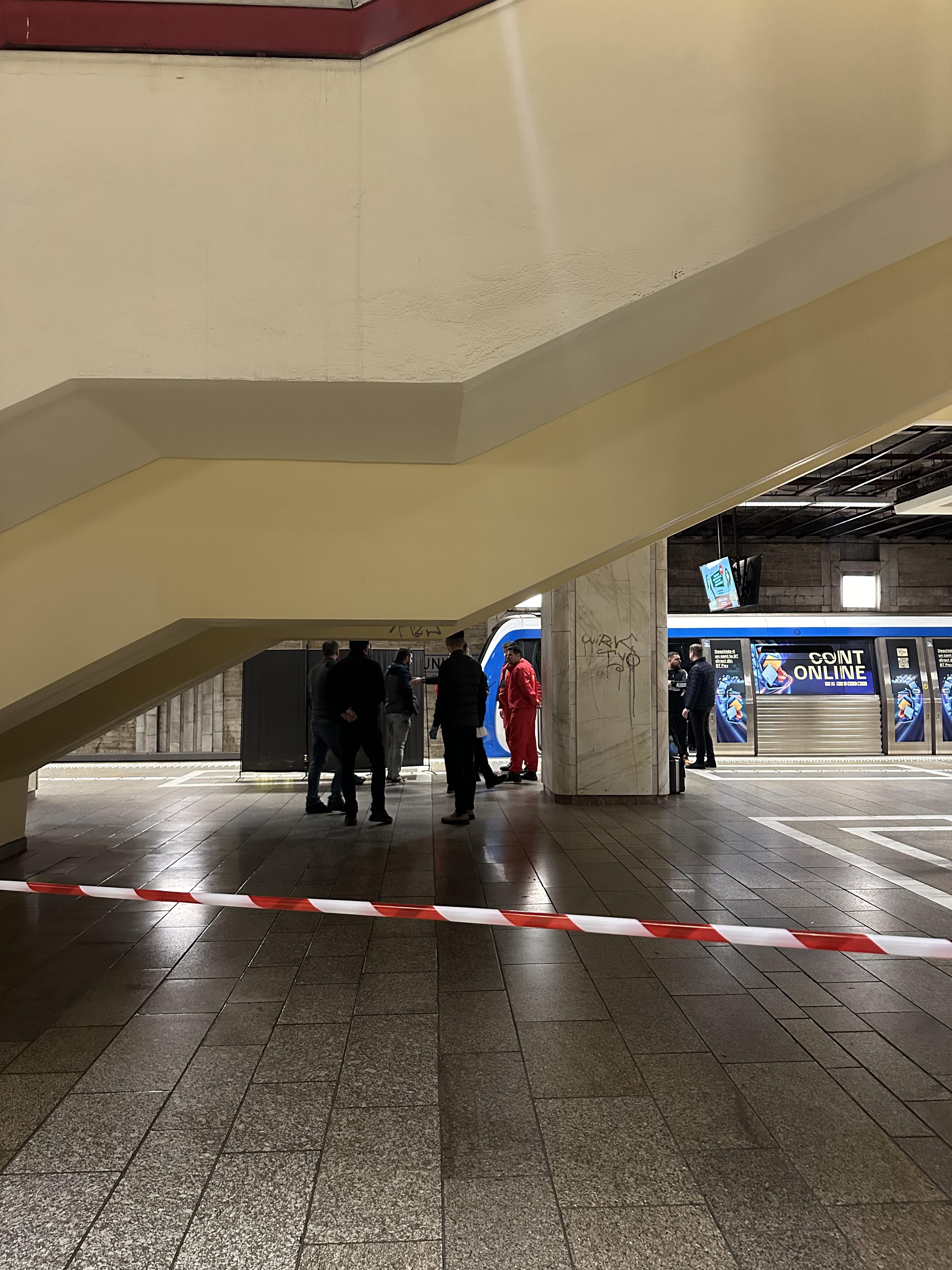 Circulație blocată la metrou, la stația Unirii 2 în urma unui incident