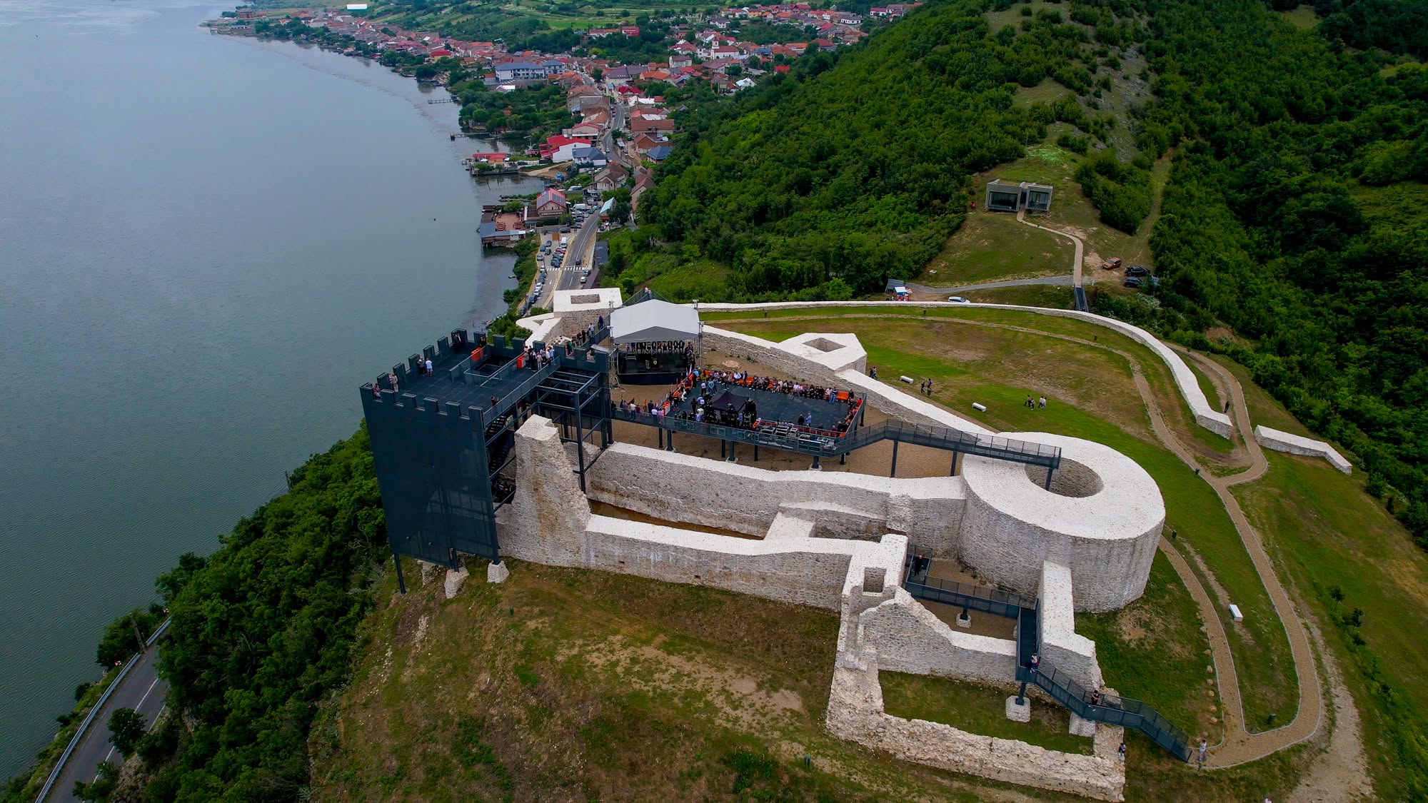 Cetatea Ladislau din Caraș-Severin, restaurată cu 5 milioane de euro. Donjonul de la Coronini a fost ridicat în Evul Mediu
