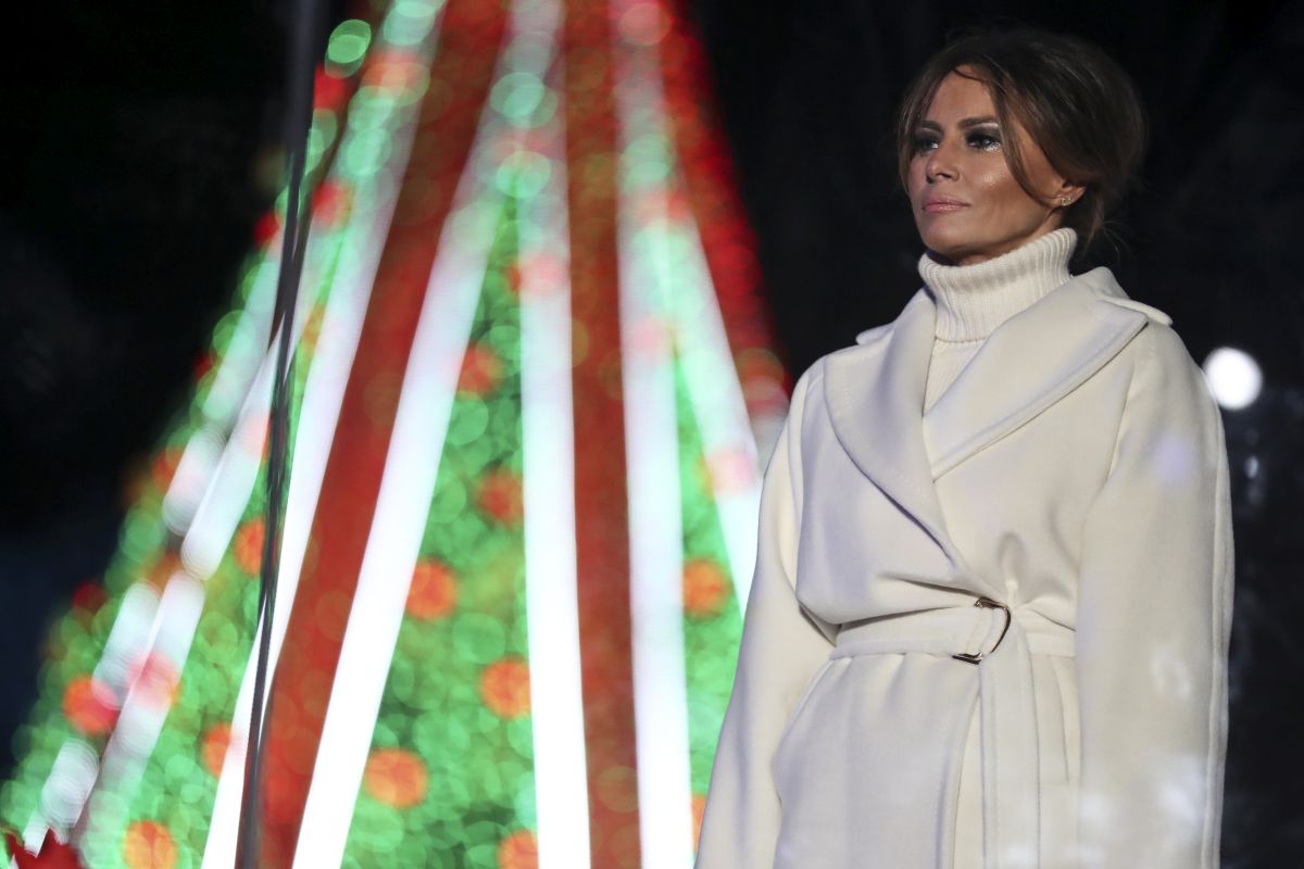 FOTO| Donald și Melania Trump au aprins luminile bradului de Crăciun de la Casa Albă