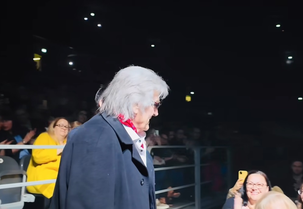 Florin Piersic, aplaudat la scenă deschisă la Cluj. Dan Negru a pus la cale totul, iar actorul s-a emoționat: „O să îi rog pe organizatori să nu se supere pe mine”