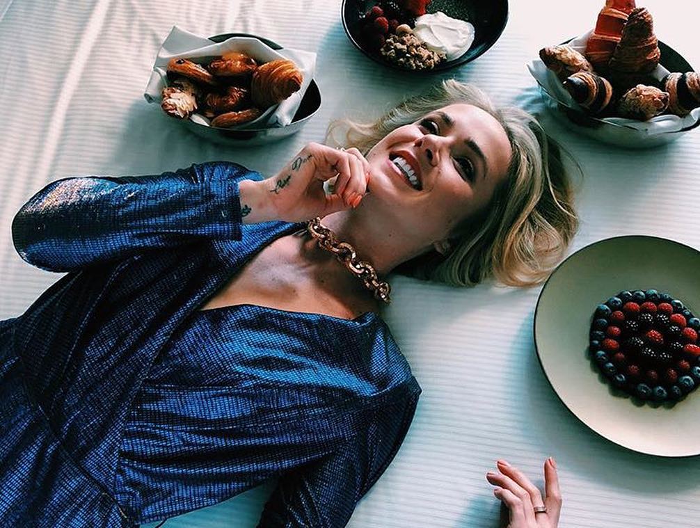 Elina Svitolina a jucat biliard în lenjerie intimă. Sportiva din Ucraina a făcut furori în Maldive | GALERIE FOTO