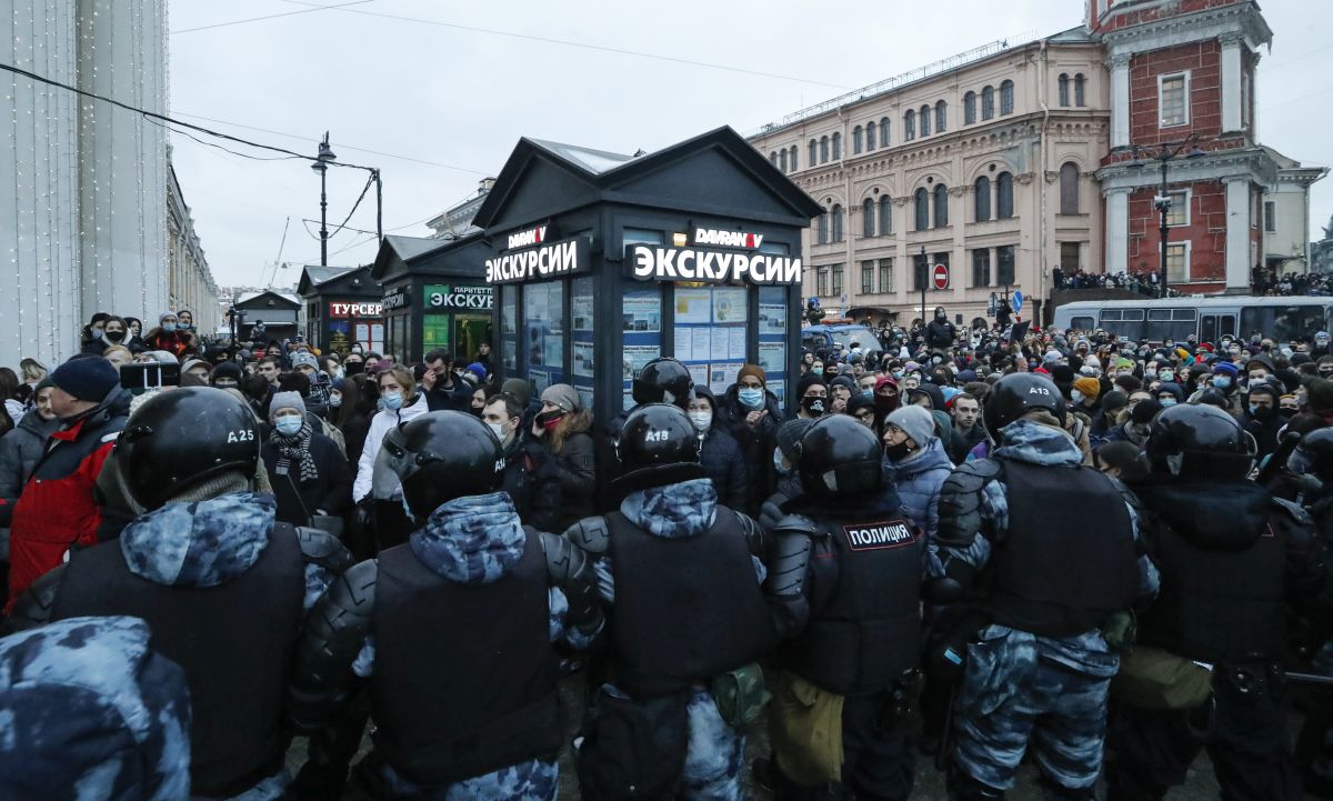 Protestele din Rusia | Peste 2.400 de oameni săltați, printre care și un copil. „Putin e un hoț!” și „Rusia fără Putin!”, au strigat manifestanții