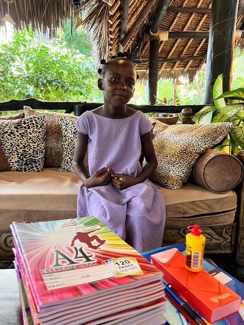 Ela Crăciun a adoptat doi copii din Kenya. „Am decis să ajutăm cum putem”