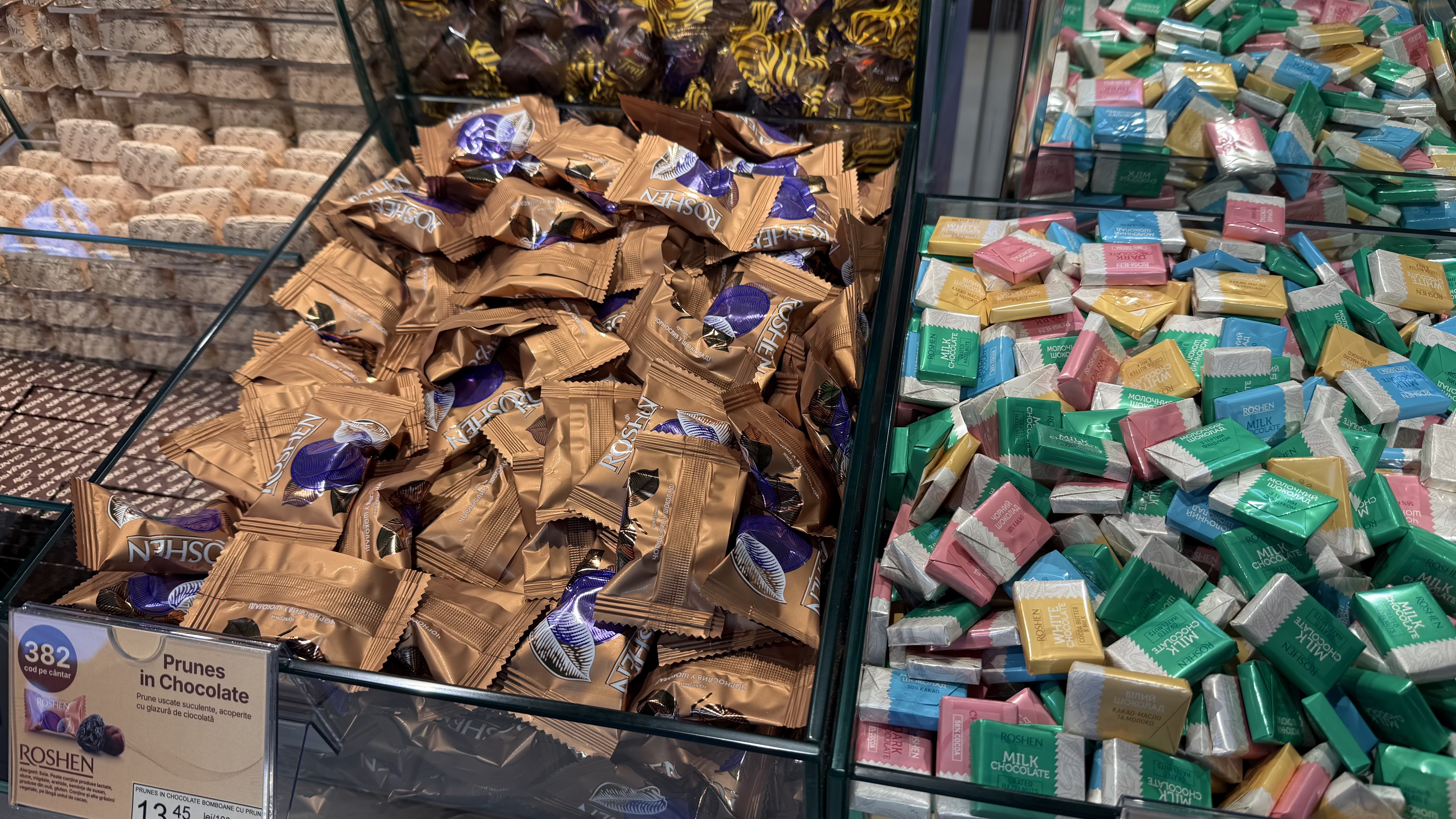 Noul templu al dulciurilor din București. Peste 300 de sortimente de produse. Cât costă și de ce toată lumea vorbește despre magazinul de la Piața Unirii