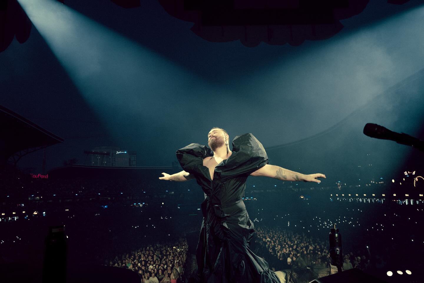 Ce a spus Sam Smith despre România, după ce a cântat la UNTOLD 2024. Artistul a fost criticat pentru aparițiile lui pe scenă