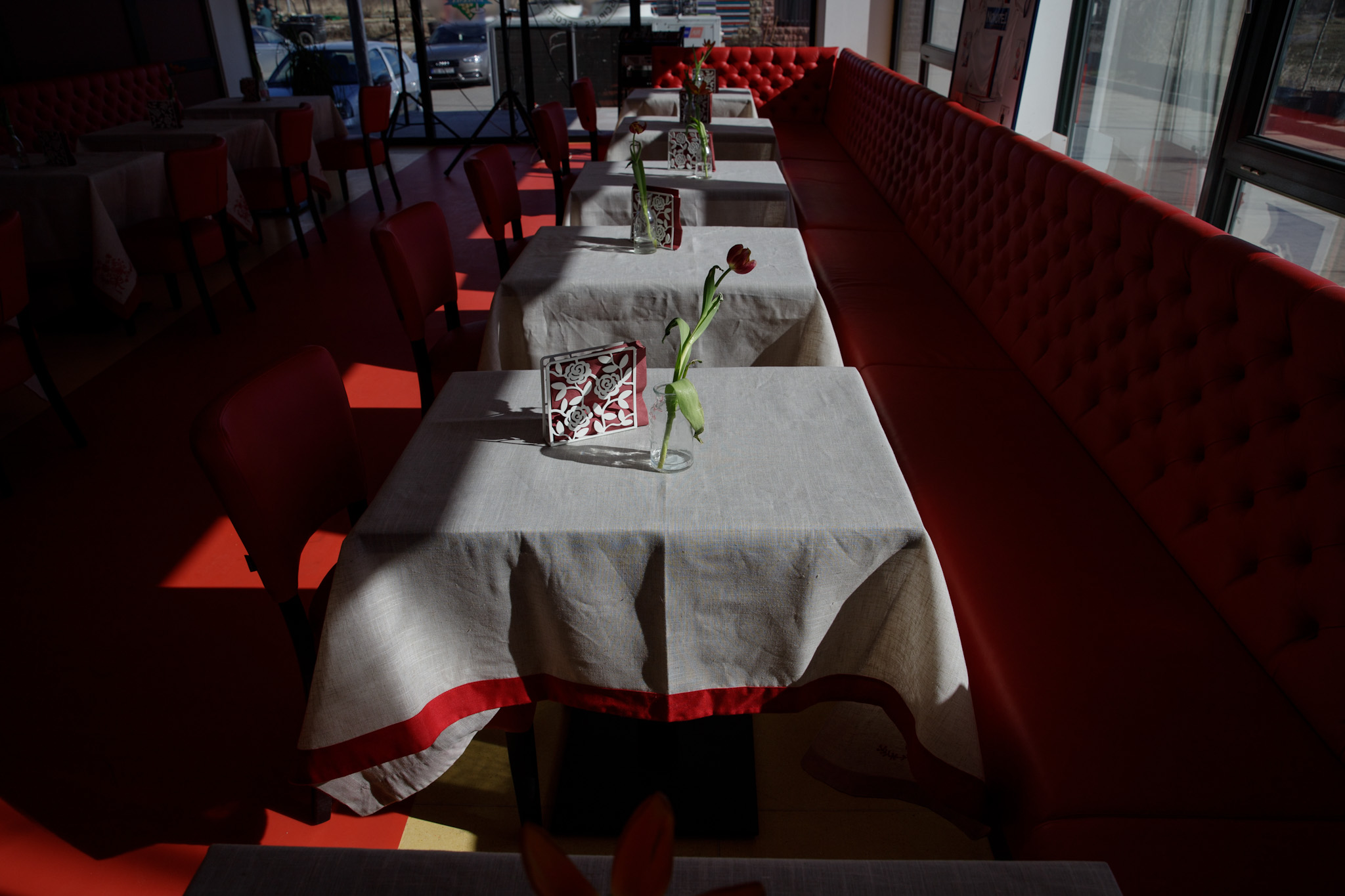 Românul care s-a întors din Franța și vrea să facă primul restaurant cu stele Michelin: „Cum vreți să progresăm, când noi mâncăm același lucru: șnițele, piept de pui, mici?”