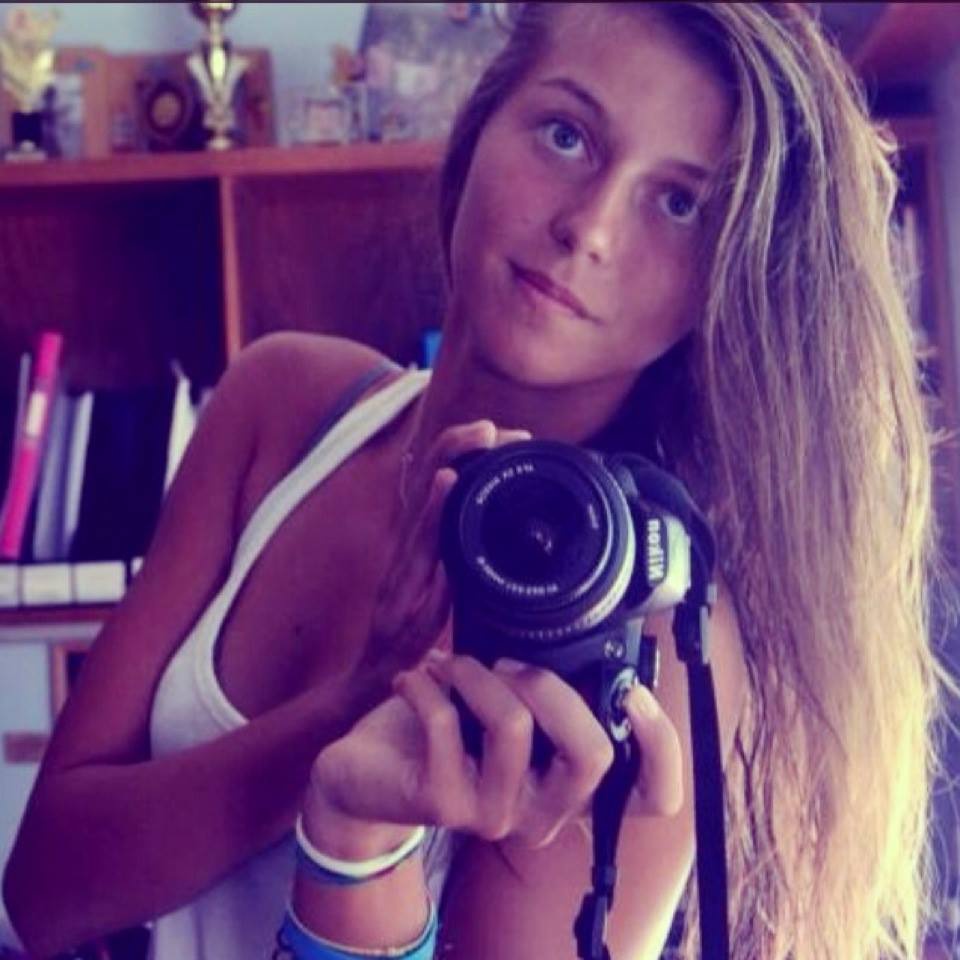 Un mare talent al tenisului tricolor se stinge în Cipru: ”Caut sponsor, pentru a-mi realiza visul!”. Raluca Șerban a intrat pe mâna antrenorului care l-a făcut mare pe Baghdatis. Sportiva este valoroasă, dar și frumoasă / GALERIE FOTO