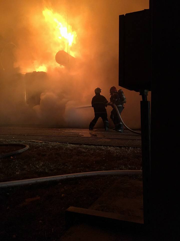 Incendiu violent în Timișoara. Flăcările uriașe au cuprins un transformator electric