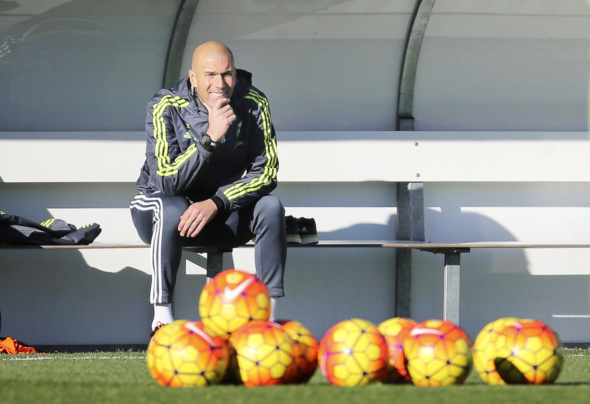 L-au prins cu rața-n gură pe Zidane! Francezul a ținut de mic cu Barcelona! ^Fanii au uitat și l-au ovaționat la primul antrenament / VIDEO