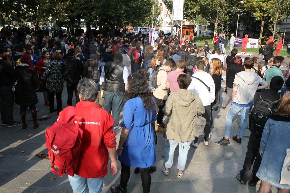 GALERIE FOTO/ Marş împotriva violenţei domestice, în Bucureşti: "Împreună pentru siguranţa femeilor"