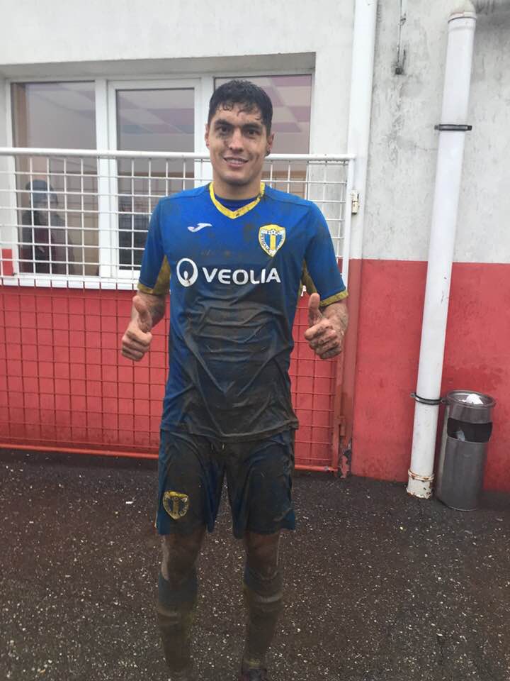 Așa arată gazonul unei foste campioane a României. Petrolul, lider de toamnă în nămol. Și ”U” Cluj e pe locul 1. Rezultatele din Liga 3 / FOTO