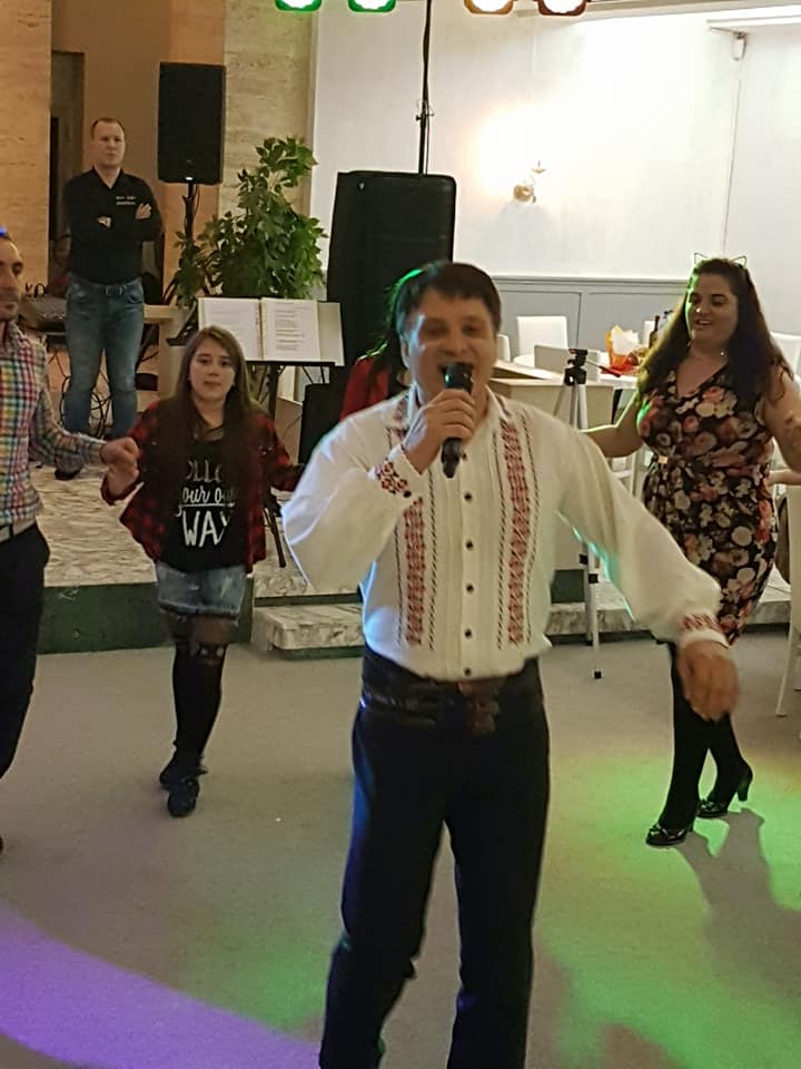 Schimbare radicală în viața lui Mihai Onilă, la un an de la moartea fiicei sale. A dat-o pe muzică de petrecere | FOTO &  VIDEO