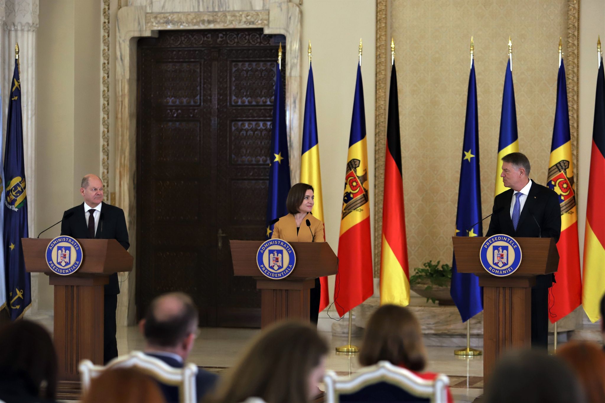 Klaus Iohannis, Maia Sandu și Olaf Scholz, întrevedere la București. Ce au discutat cei trei lideri