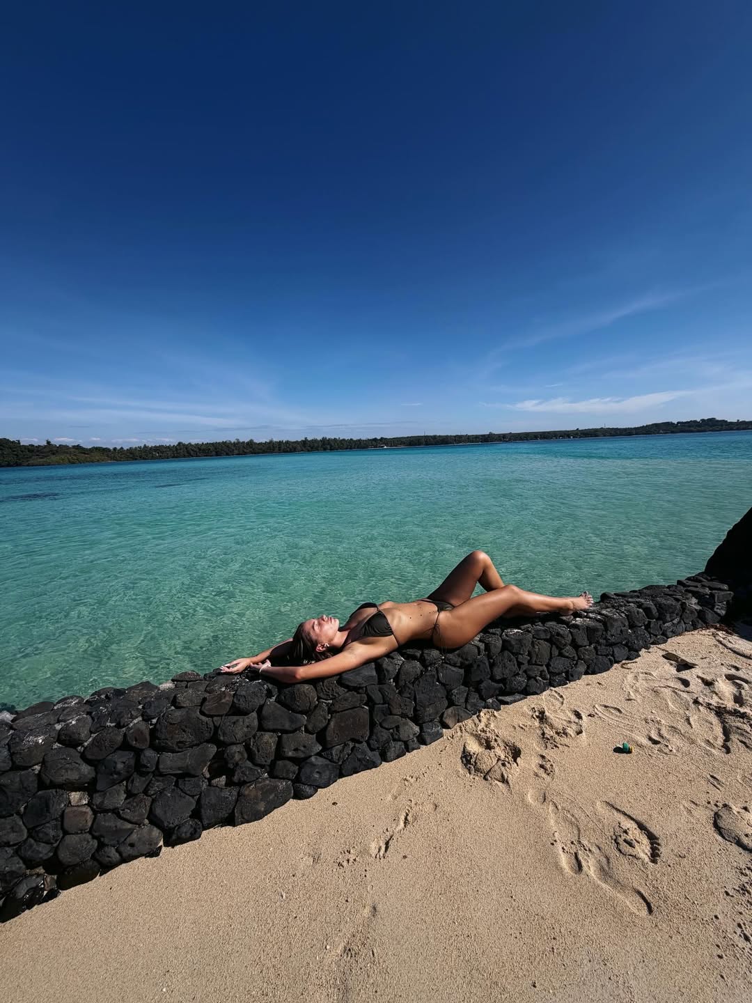 Vedeta din România care s-a pozat în costum de baie după ce a slăbit: „Impresii și figuri”. Ce vrea să facă în Thailanda