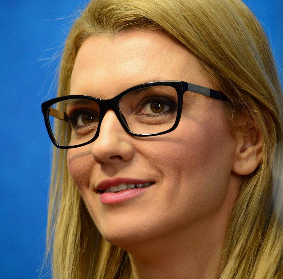 Atunci și Acum: Alina Gorghiu, avocata din Tecuci, prima femeie care a devenit președinte al Partidului Național Liberal