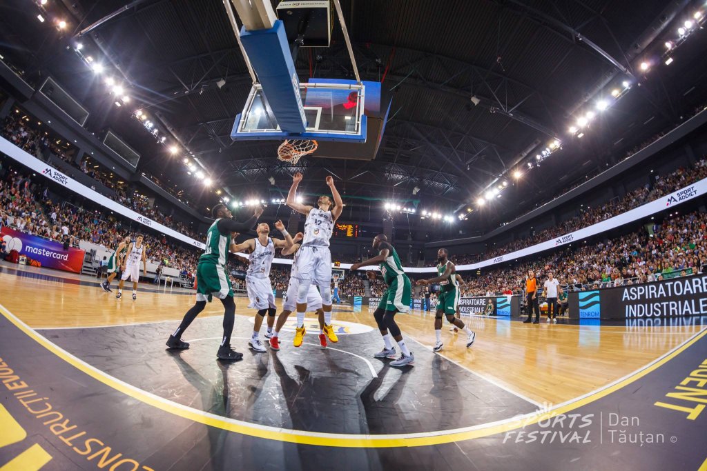 Cea mai titrată echipă din istoria baschetului european a fost în România. Panathinaikos a avut milă de U-BT Cluj la prezentarea lotului echipei lui Mihai Silvășan