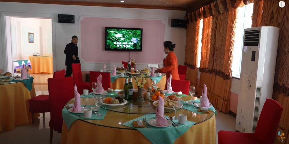 Ce au descoperit vloggerii „HaiHui în Doi” în Coreea de Nord. Experiența pe care au avut-o în țara condusă de Kim Jong Un: „Ne înregistrau cu telefoanele pe ascuns”